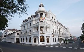 Queen'S Hotel Kandy - 160 Years Of Heritage & Luxury